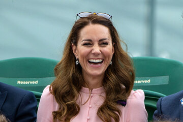 Kate Middleton attended the Wimbledon final with her father: new photos