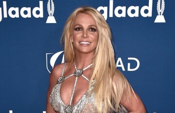 Britney Spears memoir delayed due to paper shortage
