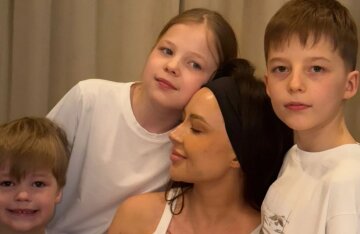 "Lera is better." Cancer patient Lerchek's boyfriend showed her after chemotherapy with her children and wearing a wig.