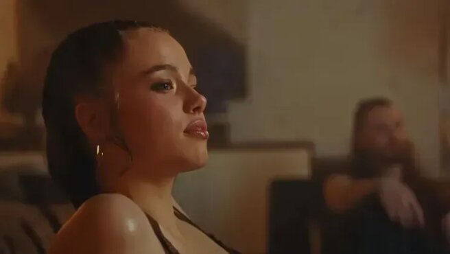 Шайло Джоли в клипе