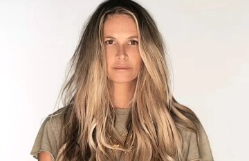 "I Drank Vodka Every Night." Elle Macpherson Opens Up About Her Struggle With Alcohol Addiction