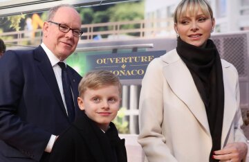 Princess Charlene and Prince Albert II came out with their children