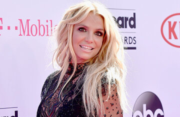Britney Spears 'father will step down as her guardian, but only when the "time comes"