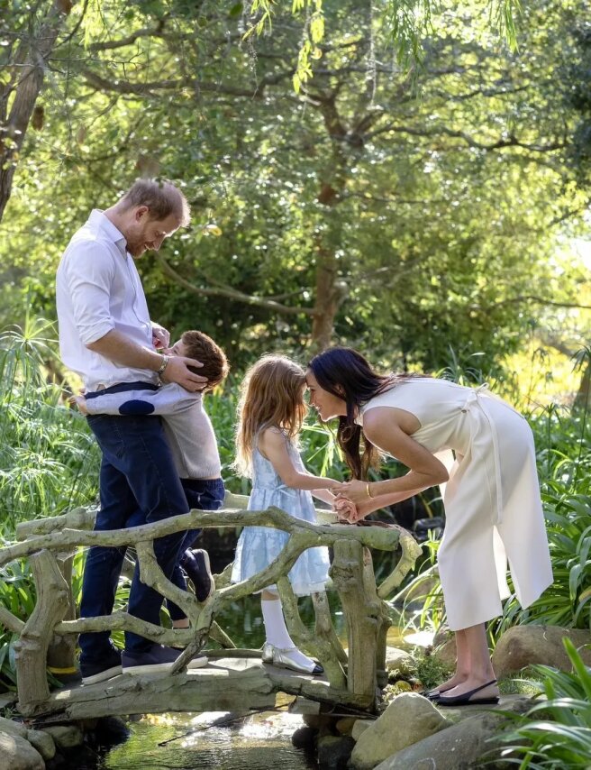 Принц Гарри и Меган Маркл с детьми