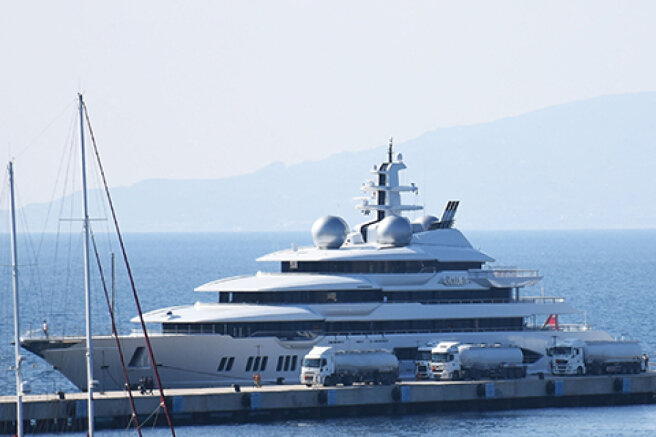 The Amadea yacht, which may belong to Russian billionaire Suleiman Kerimov, was detained in Fiji