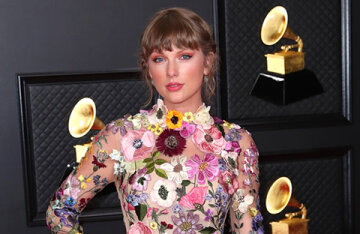 Grammy Awards 2021: Taylor Swift, Billie Eilish, Dua Lipa and other stars on the red carpet