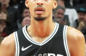 Victor Wembanyama playing for the San Antonio Spurs in 2024.