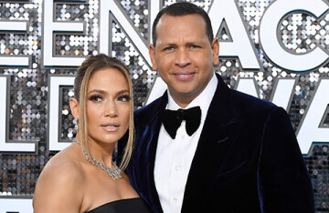 Jennifer Lopez unsubscribed from ex-fiance Alex Rodriguez on Instagram and deleted all photos with him