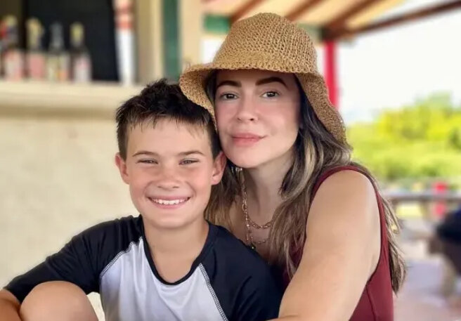 Alyssa Milano criticized for raising funds for her son's vacation trip