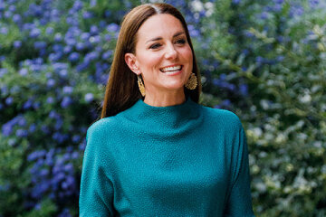 Image of the day: Kate Middleton in an emerald green dress visited the Design Museum in London