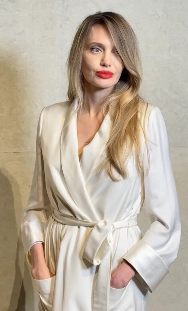 Анджелина Джоли