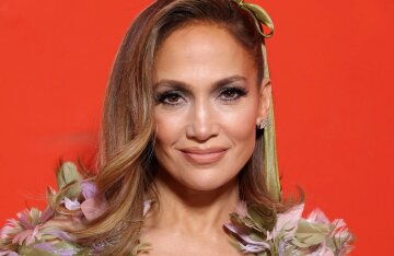 Jennifer Lopez posts old video of herself saying 'he doesn't deserve her' amid Ben Affleck divorce rumors