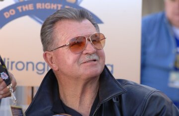 Mike Ditka speaking at the 2008 NFL Experience