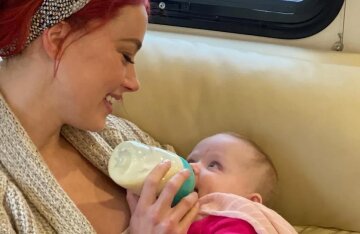 Amber Heard shared a rare photo with her daughter Una from the set of the movie "Aquaman"