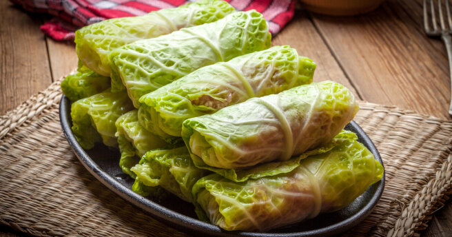 Cabbage rolls from young cabbage: 2 delicious recipes