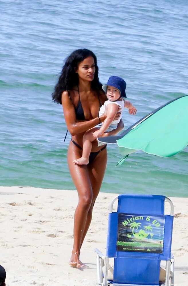 Нара Баптиста с сыном