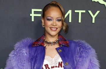 Rihanna came out in “purple” image