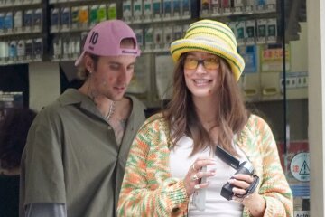 Hailey and Justin Bieber shopping in Tokyo