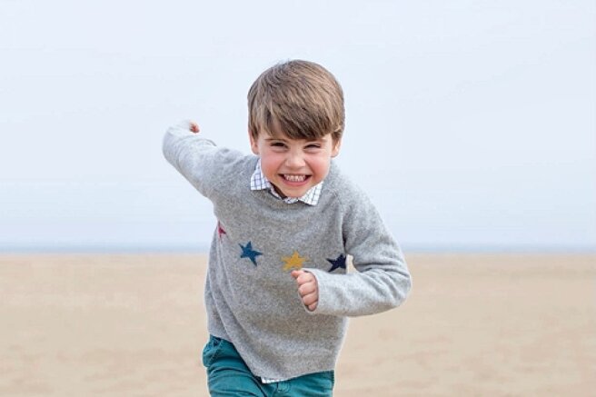 New photos of Prince Louis on the occasion of his 4th birthday have appeared on the web