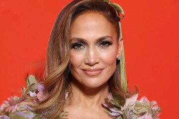 Jennifer Lopez posts old video of herself saying 'he doesn't deserve her' amid Ben Affleck divorce rumors