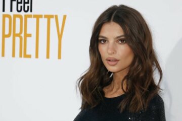 Model Emily Ratajkowski gave birth to her first child