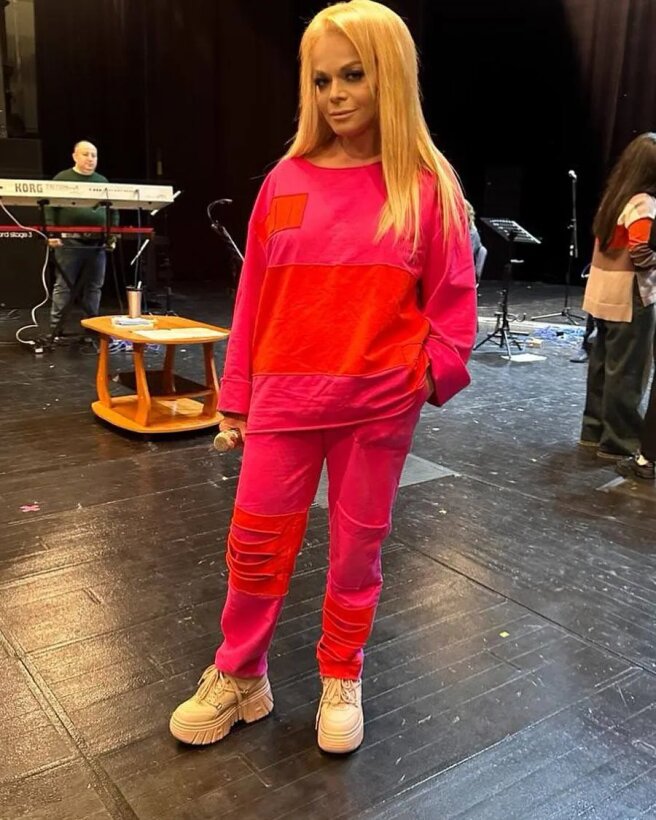 Лариса Долина