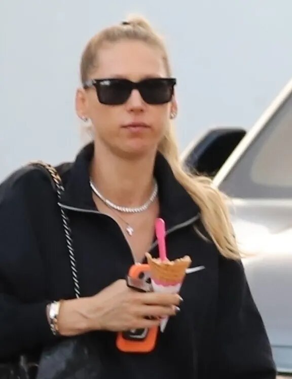 Анна Курникова