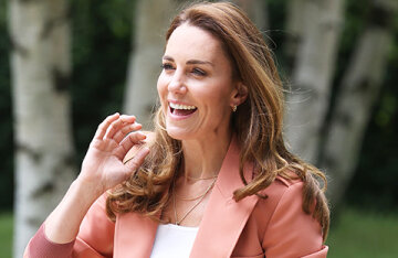 Kate Middleton meets school children at London's Natural History Museum