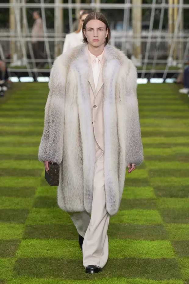 Louis Vuitton весна-лето — 2025/Фото: Isidore Montag/Gorunway