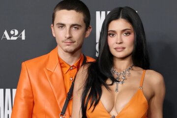 Timothée Chalamet and Kylie Jenner walked the red carpet together for the first time.