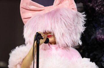 Singer Sia will pay $40,000 in child support to her ex-husband.