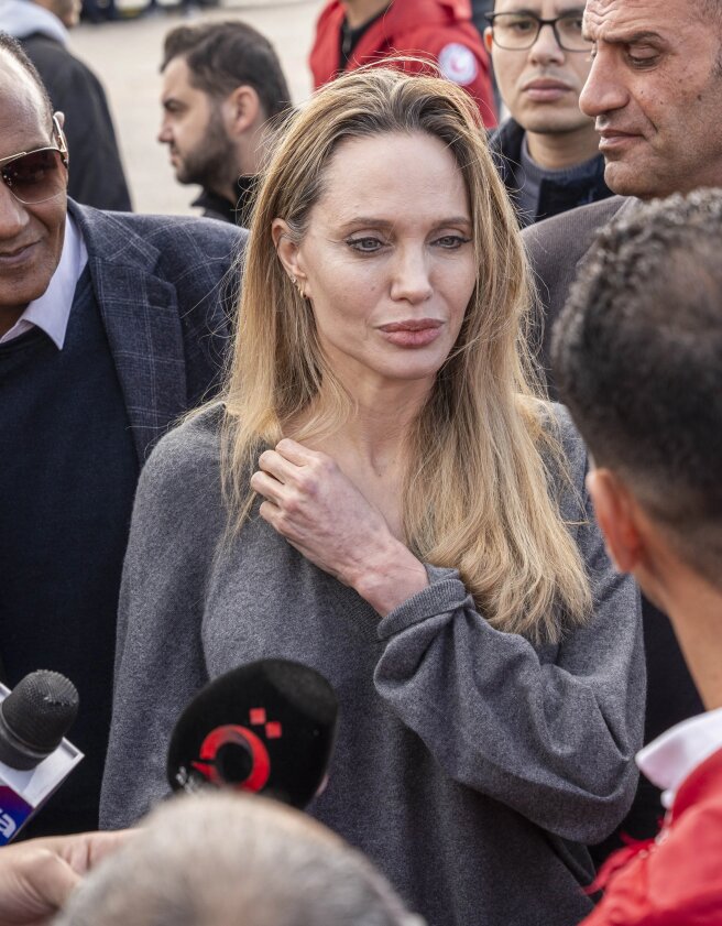 Анджелина Джоли