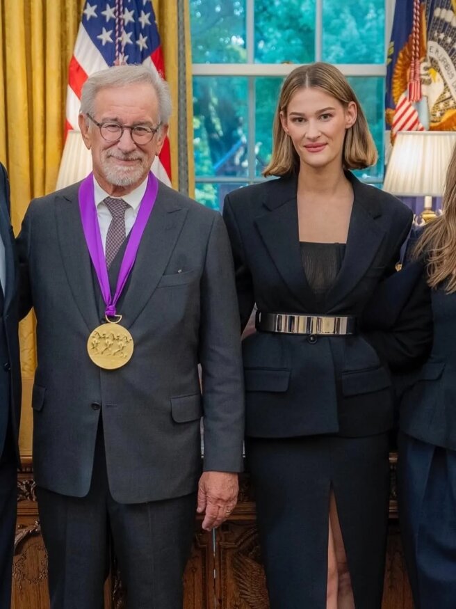 Стивен Спилберг со своей дочерью Дестри Эллин