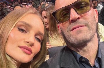 Rosie Huntington-Whiteley posts new holiday photos with Jason Statham