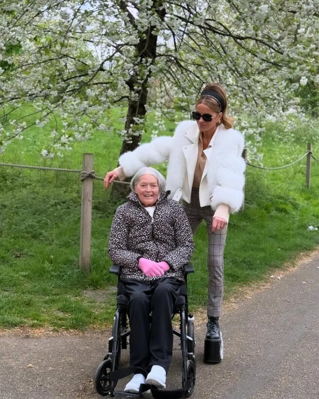 Кейт Бекинсейл с матерью