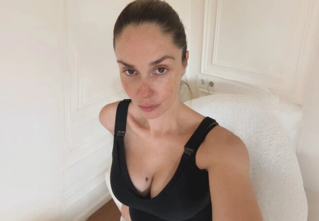 Agata Muceniece shared her first photo after giving birth.