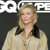 "I don't want to straighten my teeth or pout my lips." Kirsten Dunst starred for the cover of a glossy magazine and said that she would never change her appearance