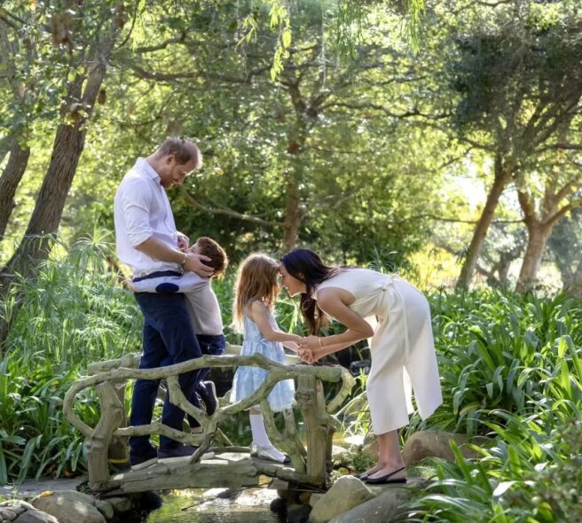 Принц Гарри и Меган Маркл с детьми