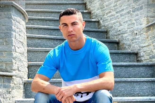 Cristiano Ronaldo posted a new photo with his youngest daughter