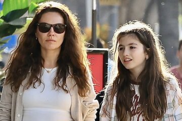 Mila Kunis appeared in public with her 11-year-old daughter with Ashton Kutcher.