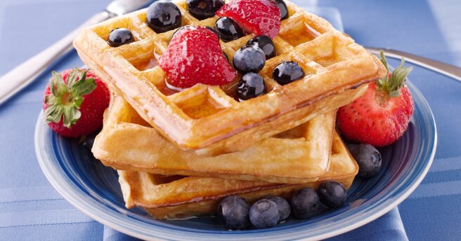 Belgian waffles: two classic recipes with photos