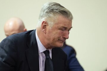 Alec Baldwin finally cleared of manslaughter charges. Actor sheds tears