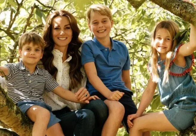 Кейт Миддлтон с детьми