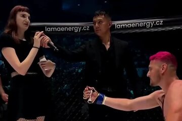 MMA Fighter Proposes to Girlfriend in Front of 20,000 Spectators and Gets Rejected