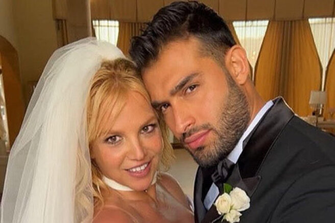 The first photos from Britney Spears' wedding have appeared