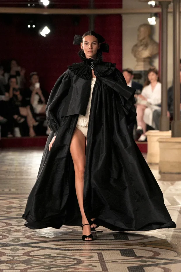 Виттория Черетти на показе Chanel Couture осень-зима — 2024/Фото: Isidore Montag/Gorunway