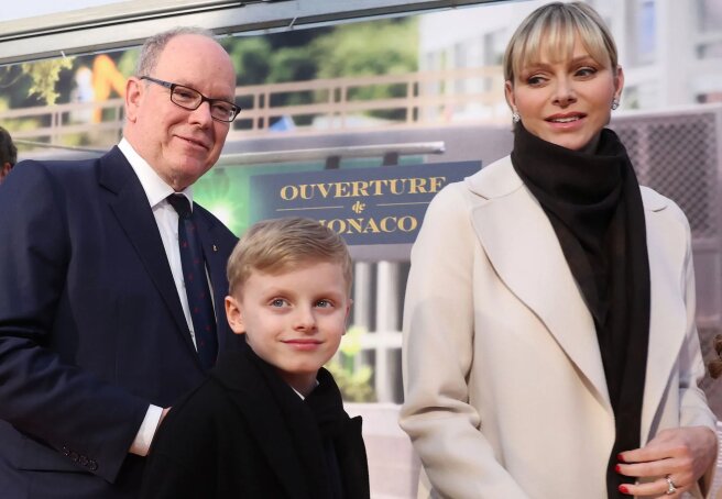 Princess Charlene and Prince Albert II came out with their children