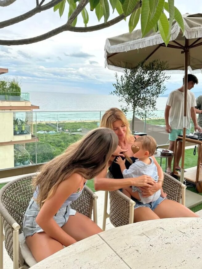 Жизель Бундхен с детьми