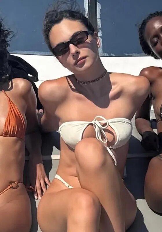 Дева Кассель