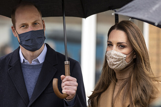 Kate Middleton and Prince William visit London ambulance station